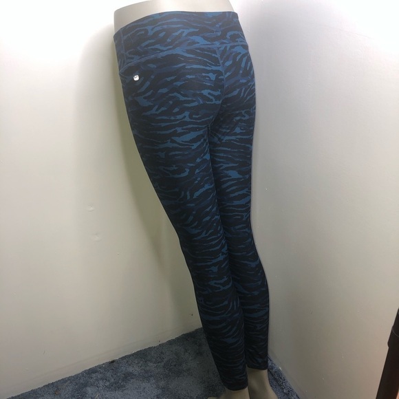 Fabletics by Kate Hudson - Picture 7 of 9